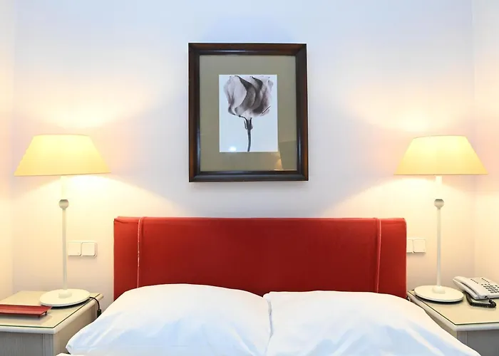 Bischofshof Am Dom Hotel 4*